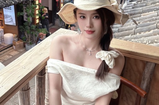 炸裂！司晓迪凌晨甩黑色吊带美照评论区从吃瓜到吐槽吵翻了天